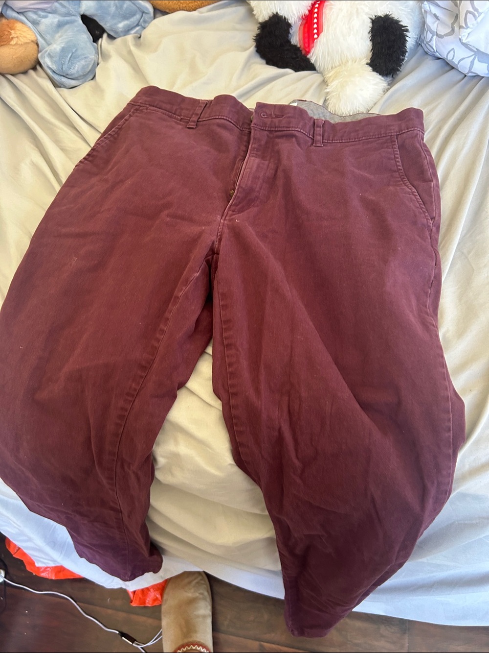Amazon Essentials Men's Chino Pants in Burgundy